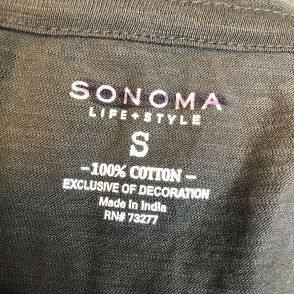 Sonoma medium gray women’s long sleeve top with embroidered flower, size small - Picture 4 of 7